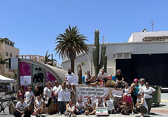 Concentración de voluntarios en Vecindario.