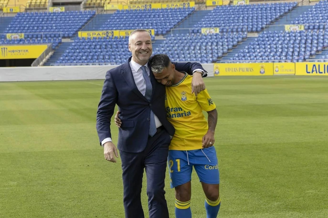 Jonathan Viera: la huella del Mago de La Feria en la UD, en imágenes