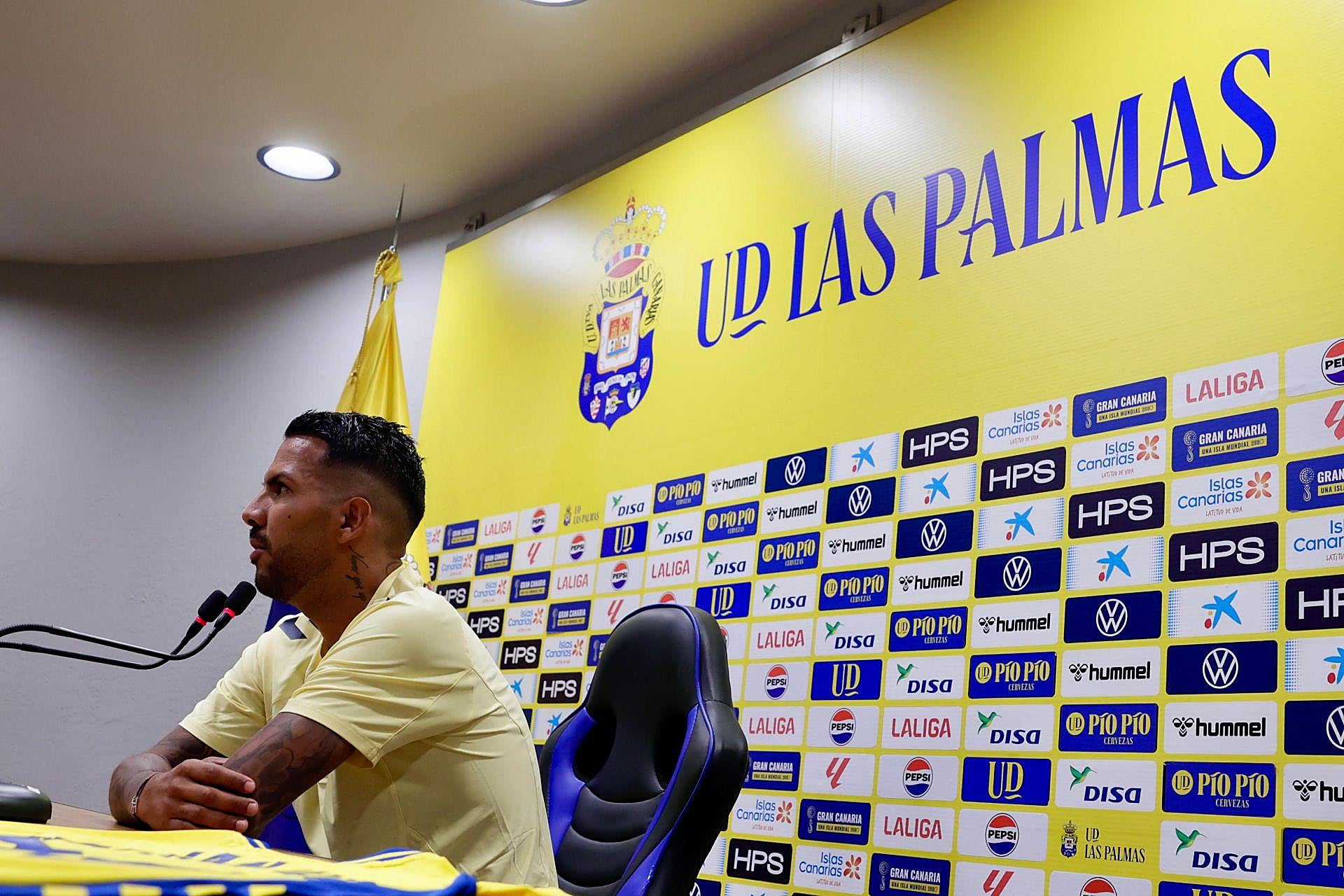 Jonathan Viera ya luce de nuevo el amarillo en su regreso a casa
