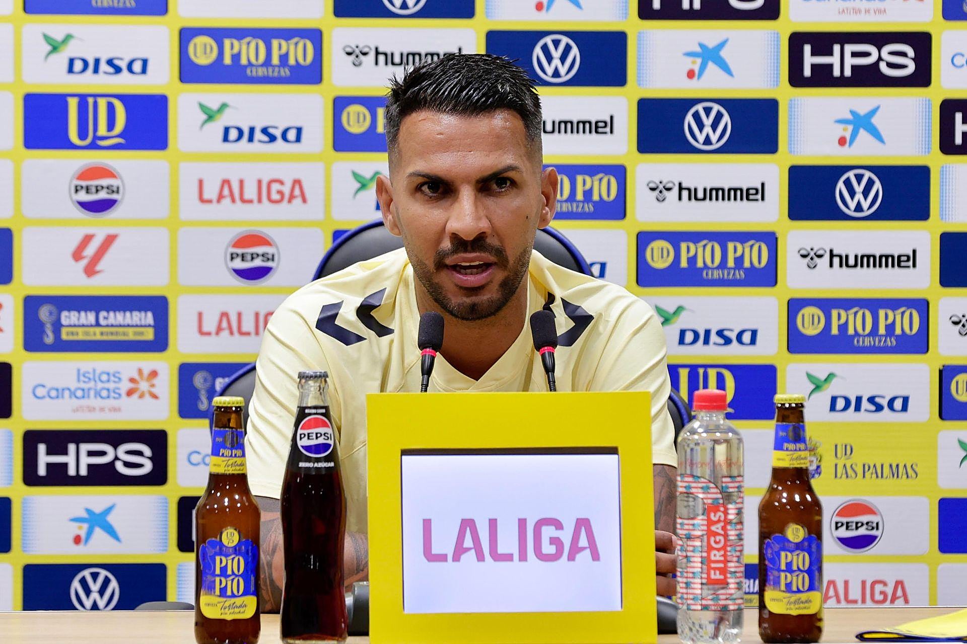 Jonathan Viera ya luce de nuevo el amarillo en su regreso a casa