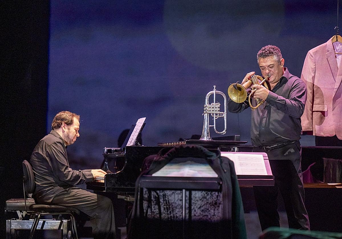 Sebastián Gil tocando el fliscorno, en el espectáculo 'Flugelmanía'.