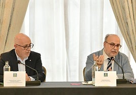 Antonio Morales y Enric Juliana, en el Gabinete Literario.