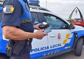 Imagen de archivo de un agente de la Policia Local.