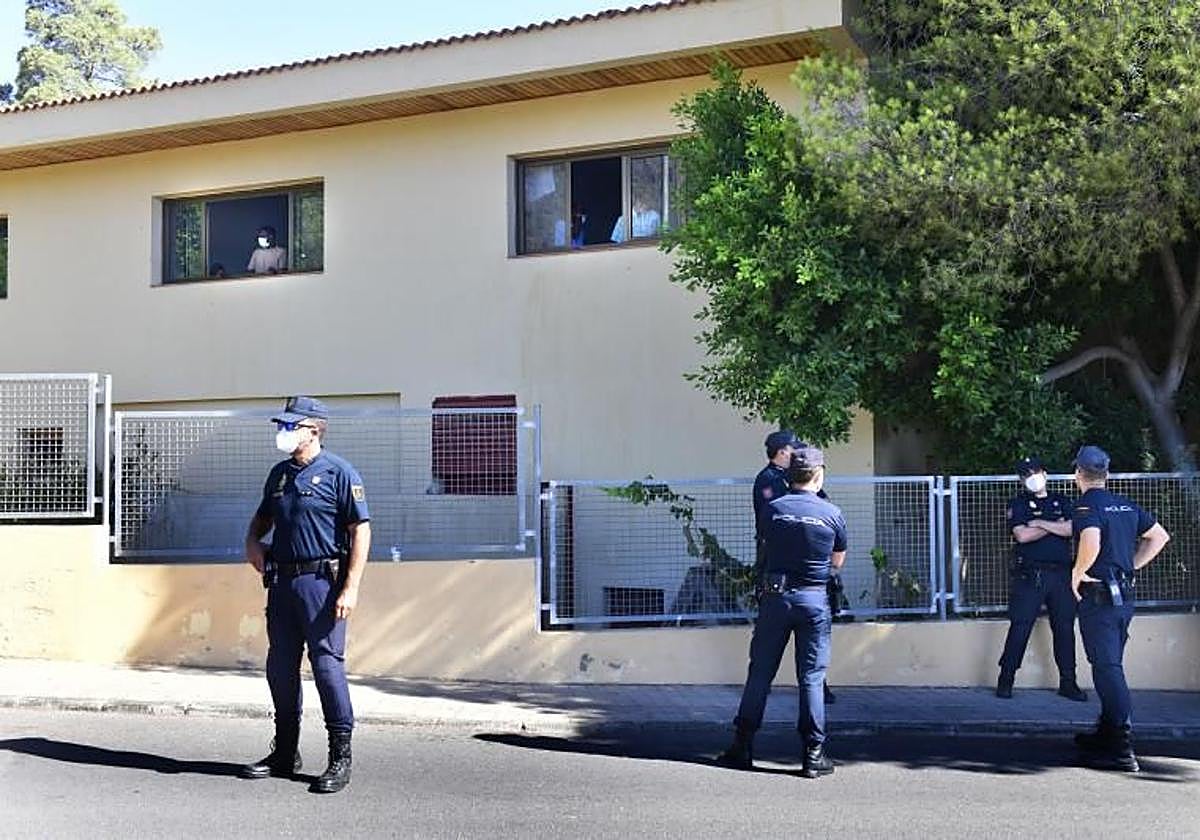 La residencia escolar sirvió durante un tiempo como centro de acogida de inmigrantes.