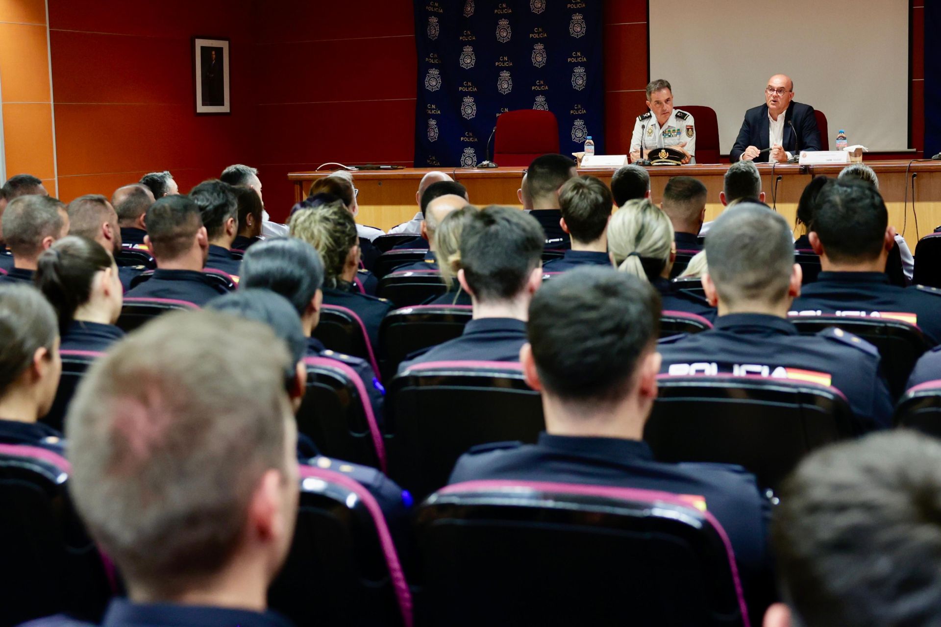 201 agentes de la Policía Nacional en prácticas para reforzar la seguridad en verano en Canarias