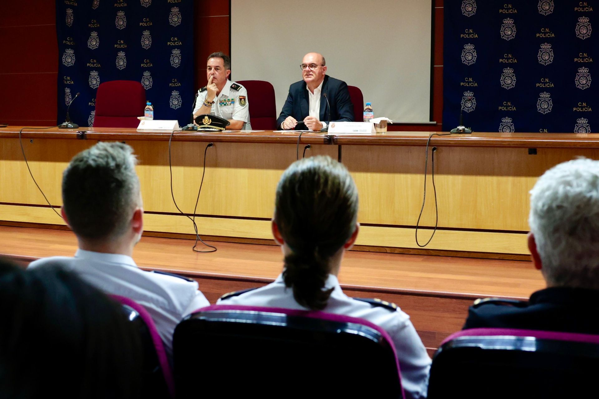 201 agentes de la Policía Nacional en prácticas para reforzar la seguridad en verano en Canarias
