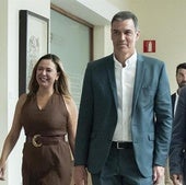 Loli Corujo, Pedro Sánchez y Angel Víctor Torres, durante una visita al Cabildo de Lanzarote.