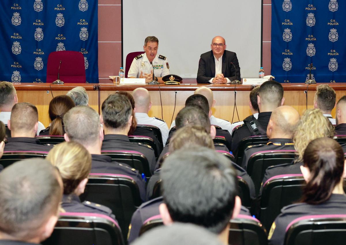 Imagen secundaria 1 - La Policía Nacional incorpora a 201 agentes en prácticas en Canarias