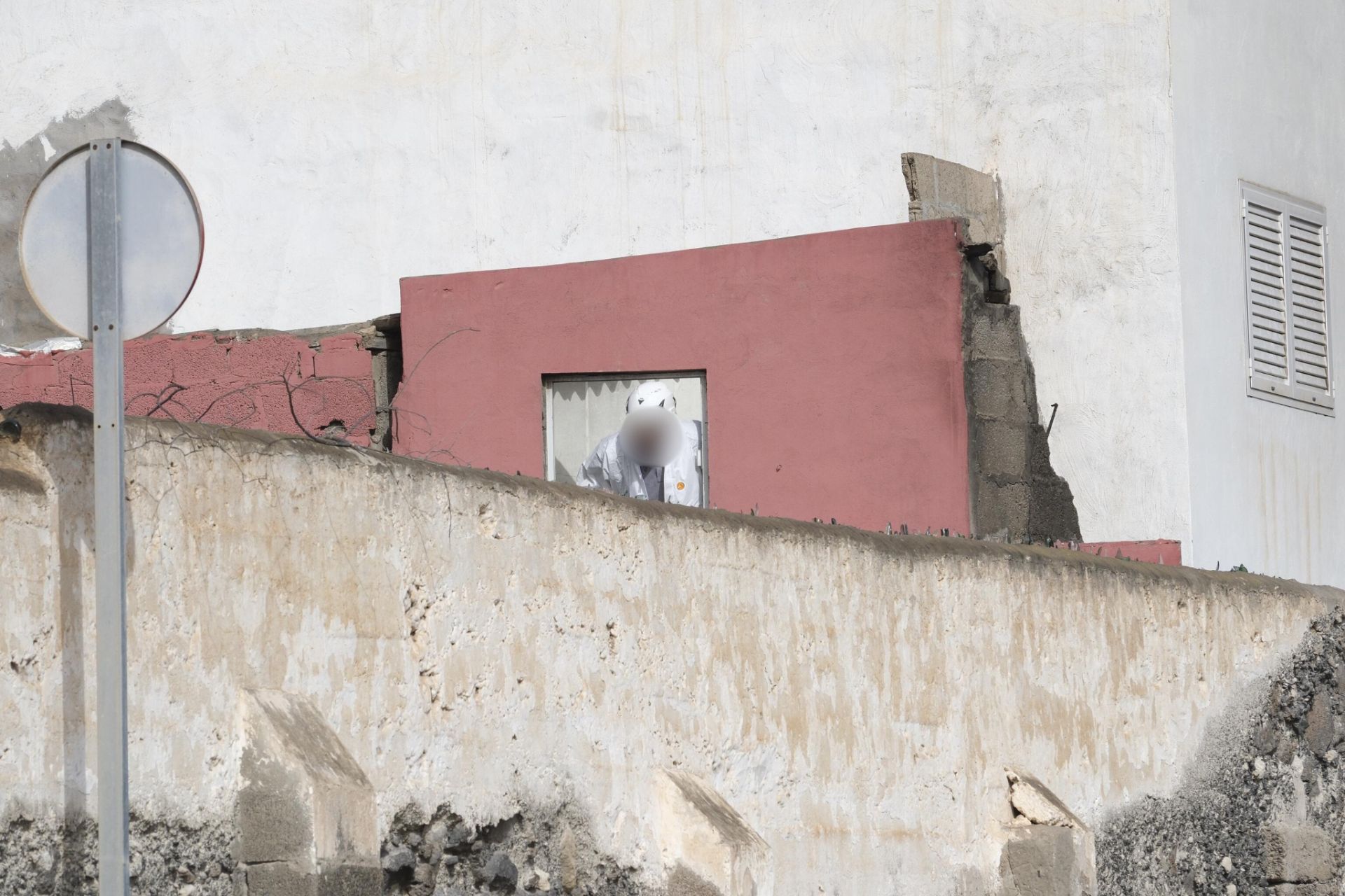 Prende fuego a una menor de edad en La Isleta