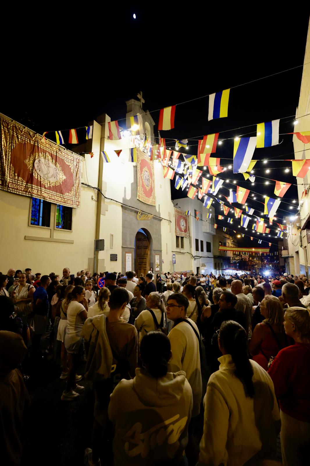 La Isleta se rinde con fervor y devoción a su Virgen del Carmen