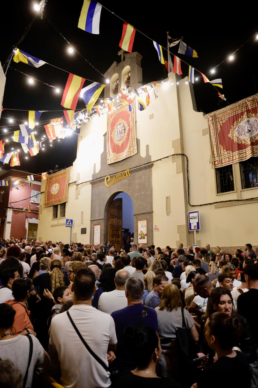 La Isleta se rinde con fervor y devoción a su Virgen del Carmen