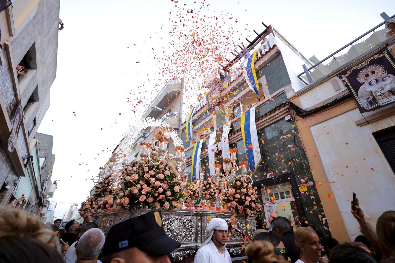 La Isleta se rinde con fervor y devoción a su Virgen del Carmen