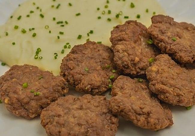 Bistecs rusos enharinados y fritos