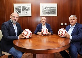 Aridany Romero, Antonio Morales y José Juan Arencibia, reunidos justo un año después del hito en el que fueron protagonistas.