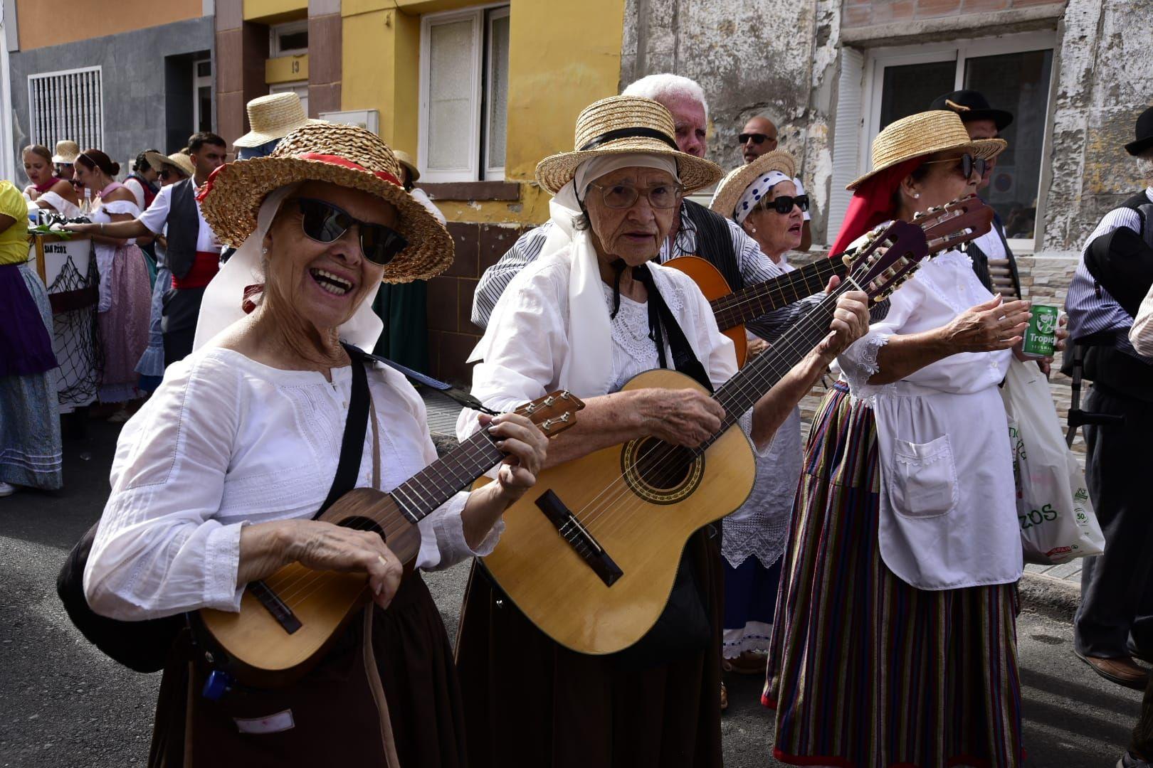La romería de la Virgen del Carmen en La Isleta, en imágenes