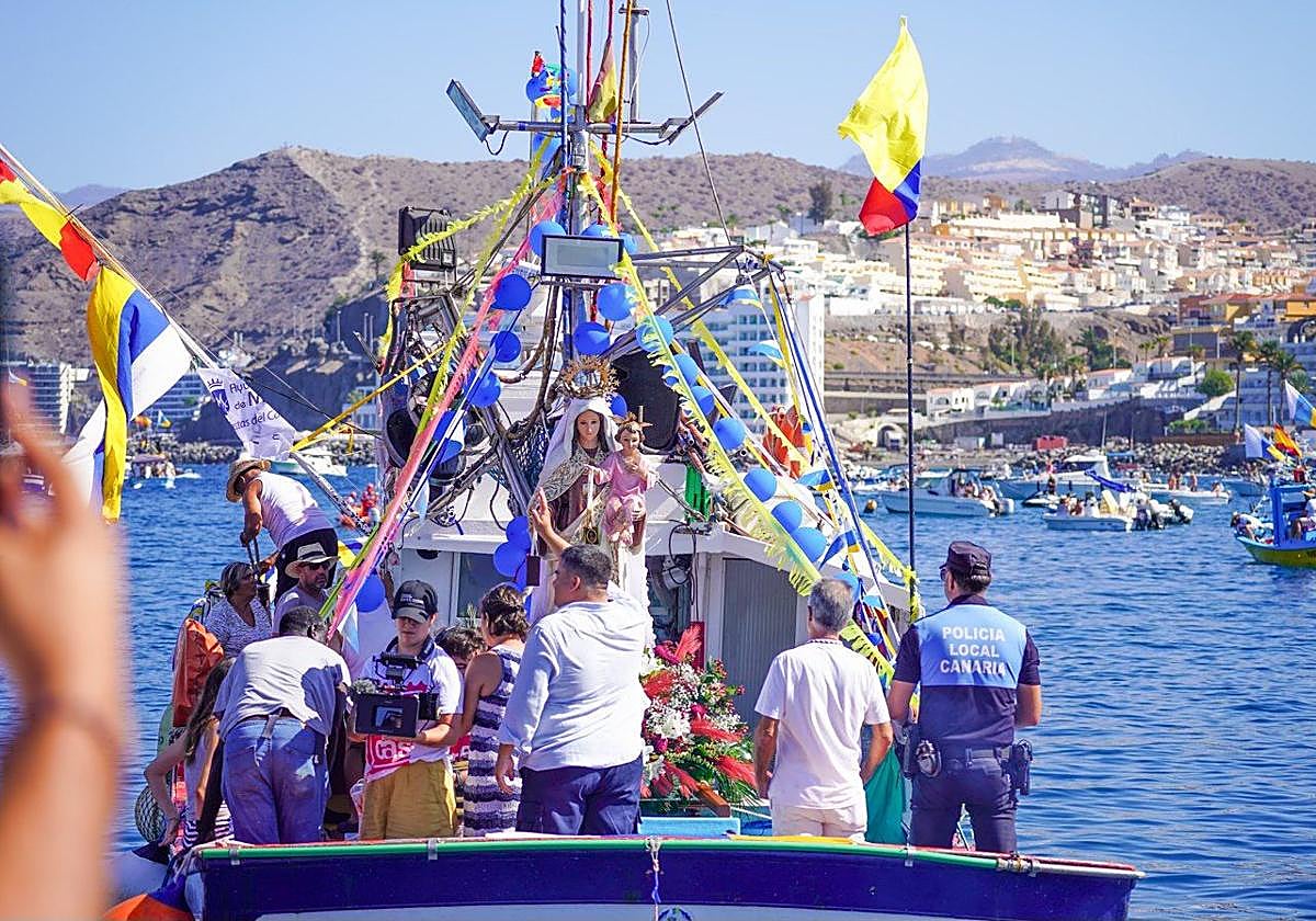 Grabación del corto en el barco 'Cecilia', el que trasladó a la Virgen del Carmen desde Arguineguín a Playa de Mogán.