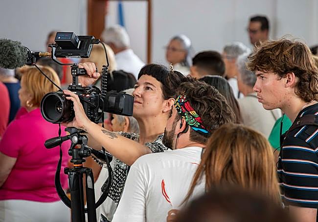 Un momento del rodaje durante la misa del 16 de julio en Arguineguín.