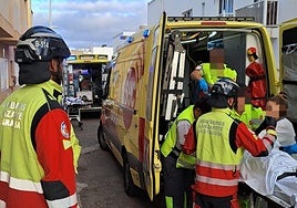El menor fue atendido por dos equipos del Servicio de Urgencias Canario (SUC).