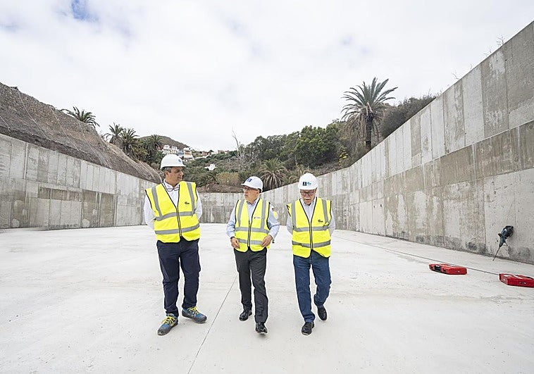Imagen del estado actual de las obras de construcción del depósito de aguas regeneradas.