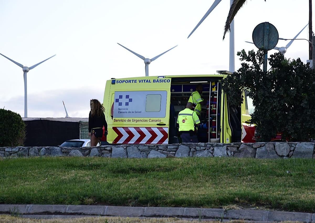 Imagen secundaria 1 - Tres heridos leves en una colisión en Arinaga