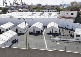 Carpas en las instalaciones del Canarias 50.