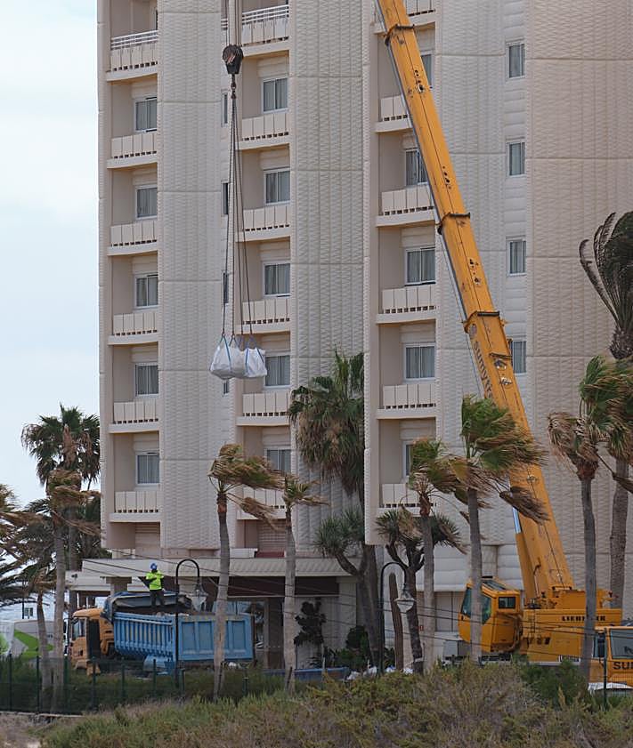 Imagen secundaria 2 - Las obras continuarán al menos hasta mediados de agosto.