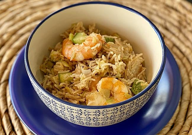 Arroz salteado con langostinos y verduritas