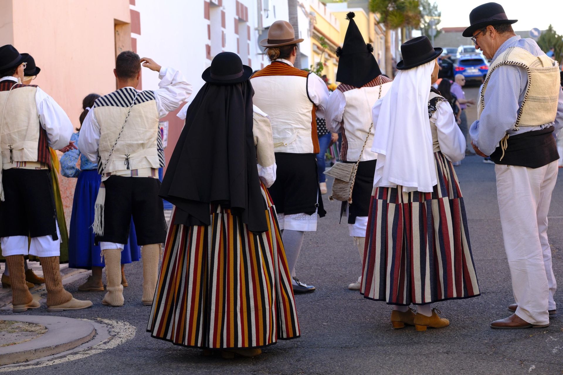 Color, música y cultura en el pasacalles de folclore de Ingenio