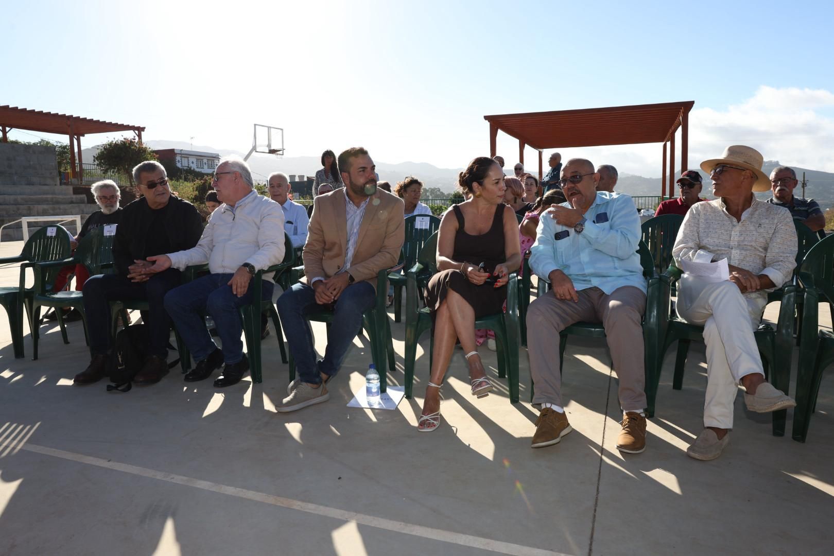 Momento en el que se descubrió la estatua en honor al abuelo de José Martí