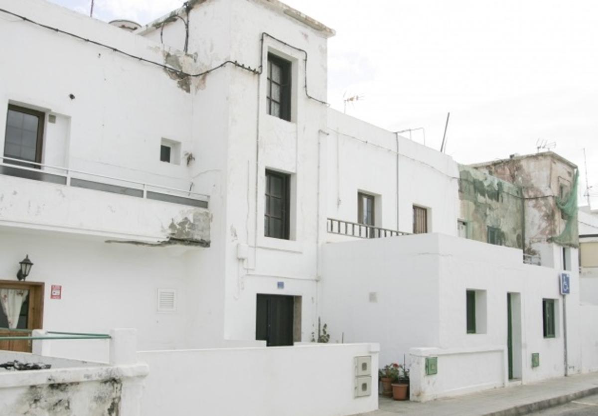 Las viviendas están aún a nombre del Instituto Social de la Marina.