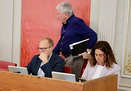 Pedro Quevedo y José Eduardo Ramírez evitan saludarse al llegar al pleno de este viernes.