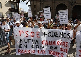 Imagen de la concentración de los vecinos de Las Torres.