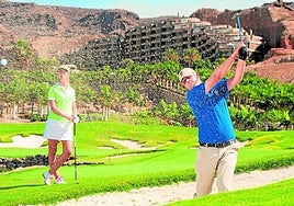 Jugadores disfrutando de las excelencias de Anfi Golf by Lopesan, donde se desarrollará el evento.