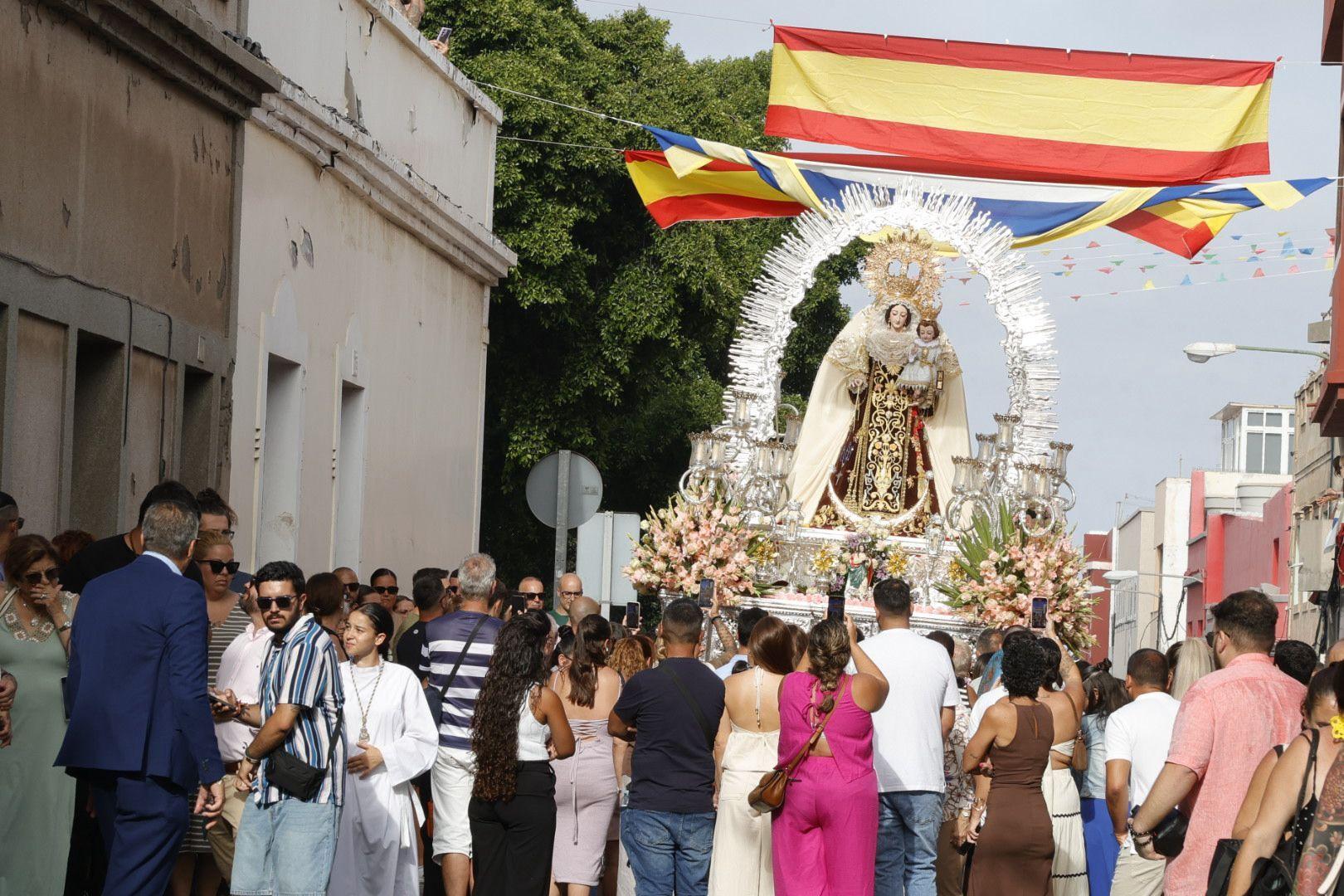 La Isleta volvió a echarse a la calle por la Virgen del Carmen