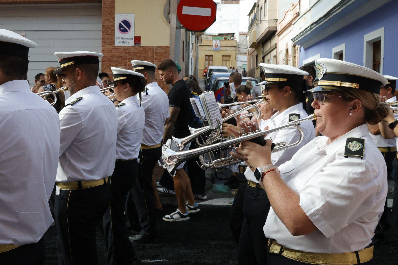 La Isleta volvió a echarse a la calle por la Virgen del Carmen