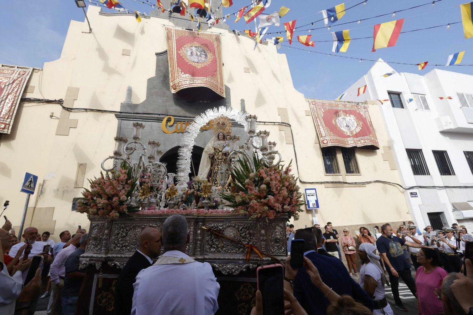 La Isleta volvió a echarse a la calle por la Virgen del Carmen