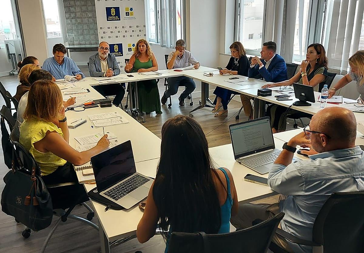 Un momento de la reunión del Consejo Rector del Instituto de Atención Social y Sociosanitaria.