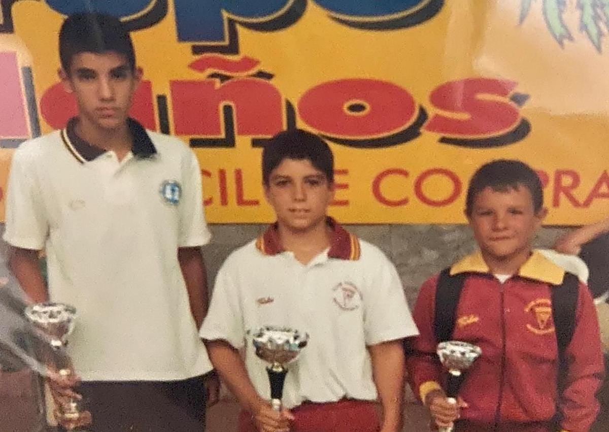 Imagen secundaria 1 - Gimeno, el niño «de talento innato en el aire» que se forjó en el Metropole