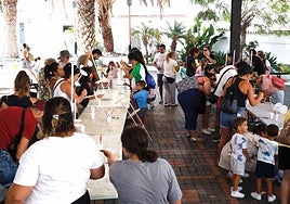 Taller de reciclaje de farolillos en Agaete.