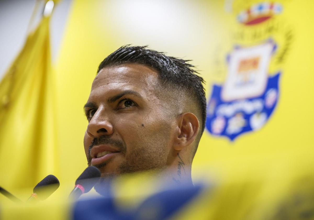 Jonathan Viera se pierde el amistoso en La Orotova frente al Tenerife.