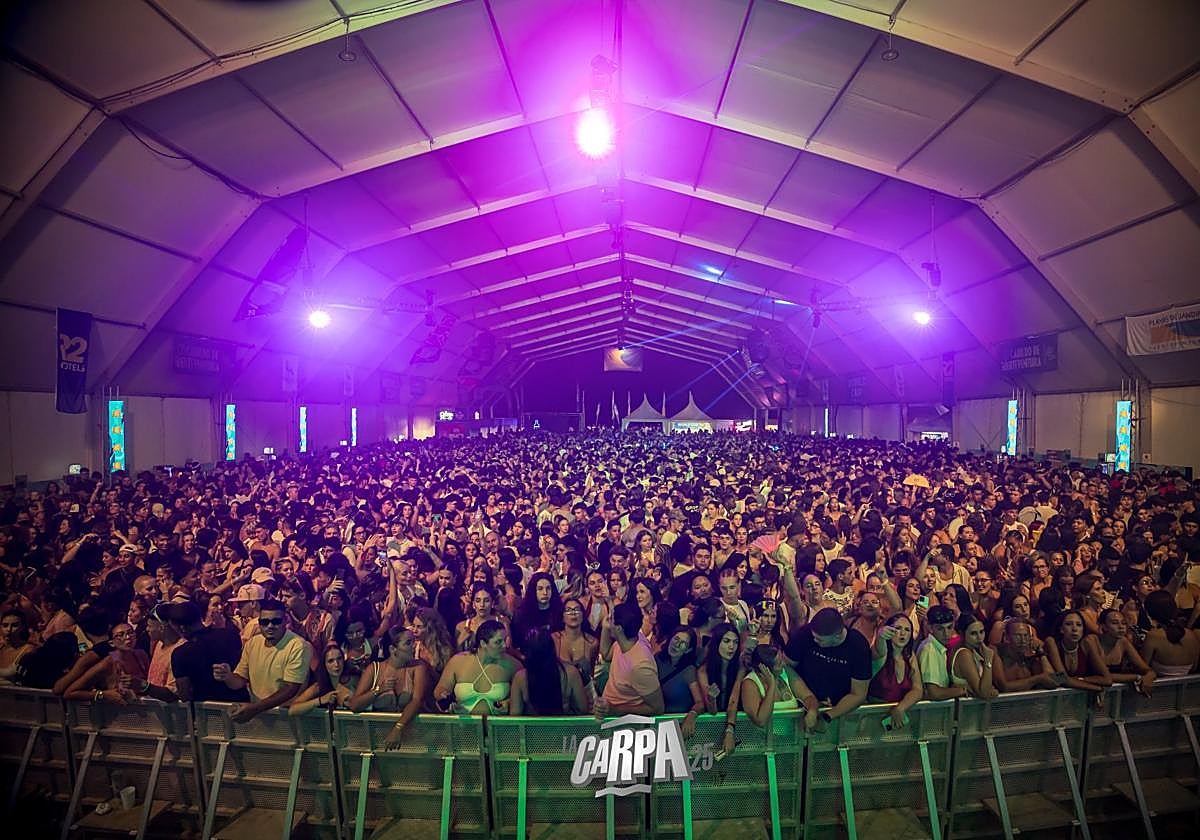 Imagen del recinto lleno hasta la bandera.