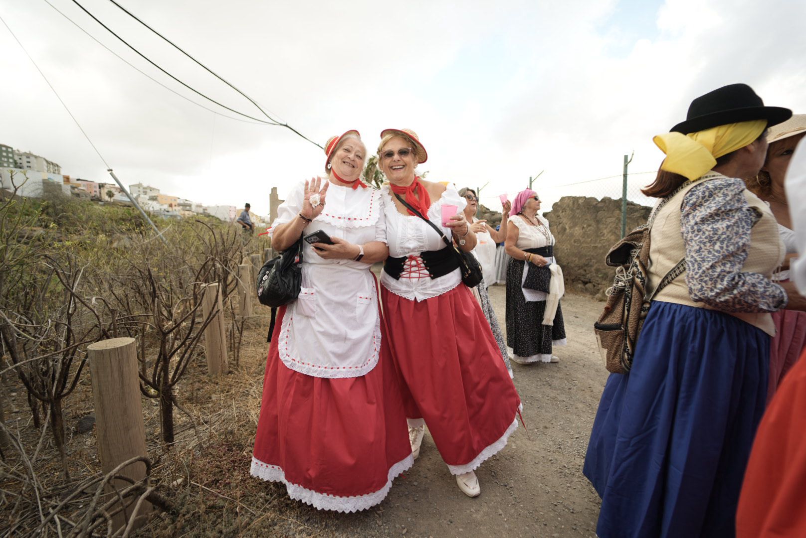 Carretes y romeros por el Camino Viejo de San Lorenzo