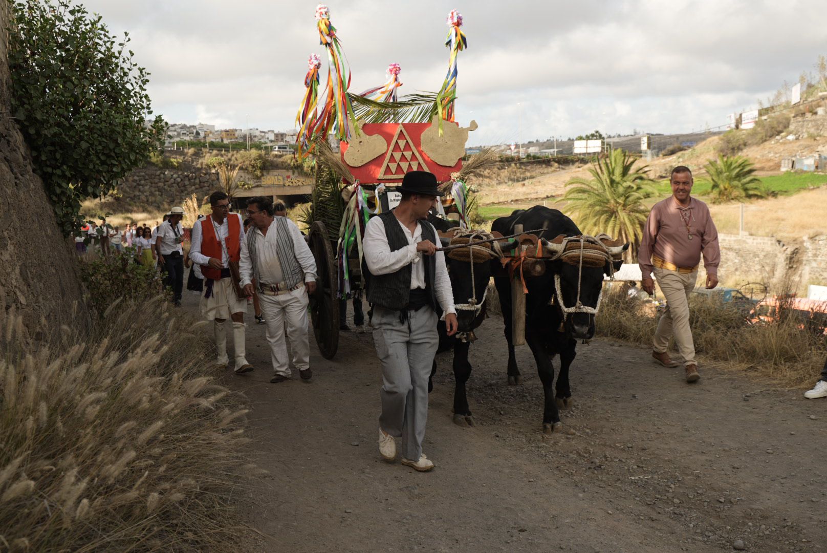 Carretes y romeros por el Camino Viejo de San Lorenzo