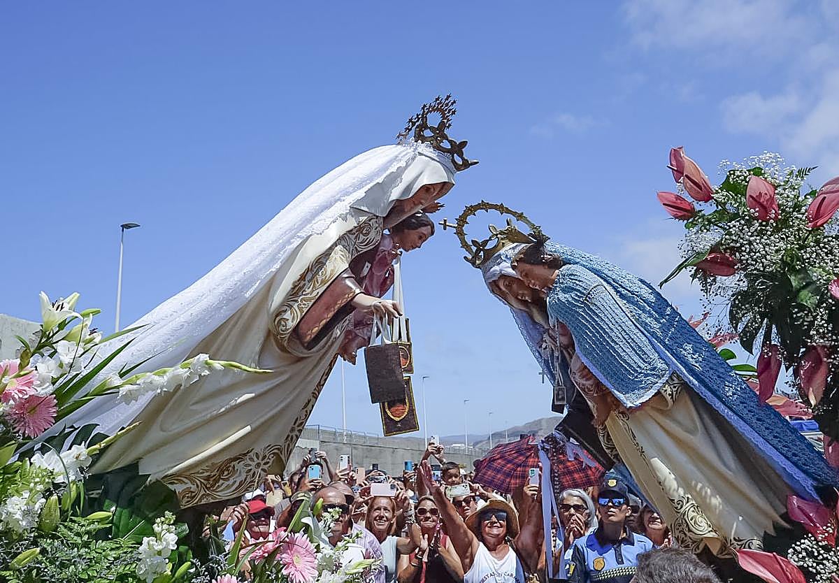 Imagen principal - Devoción y festejo en la procesión marítima de la Virgen del Carmen de Playa de Mogán