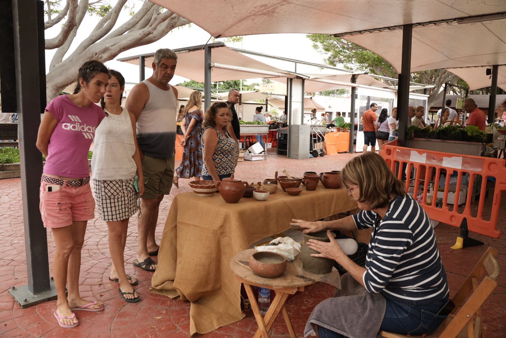 Mercado agrícola y muestra de artesanía Tasate con motivo de las fiestas de San Lorenzo