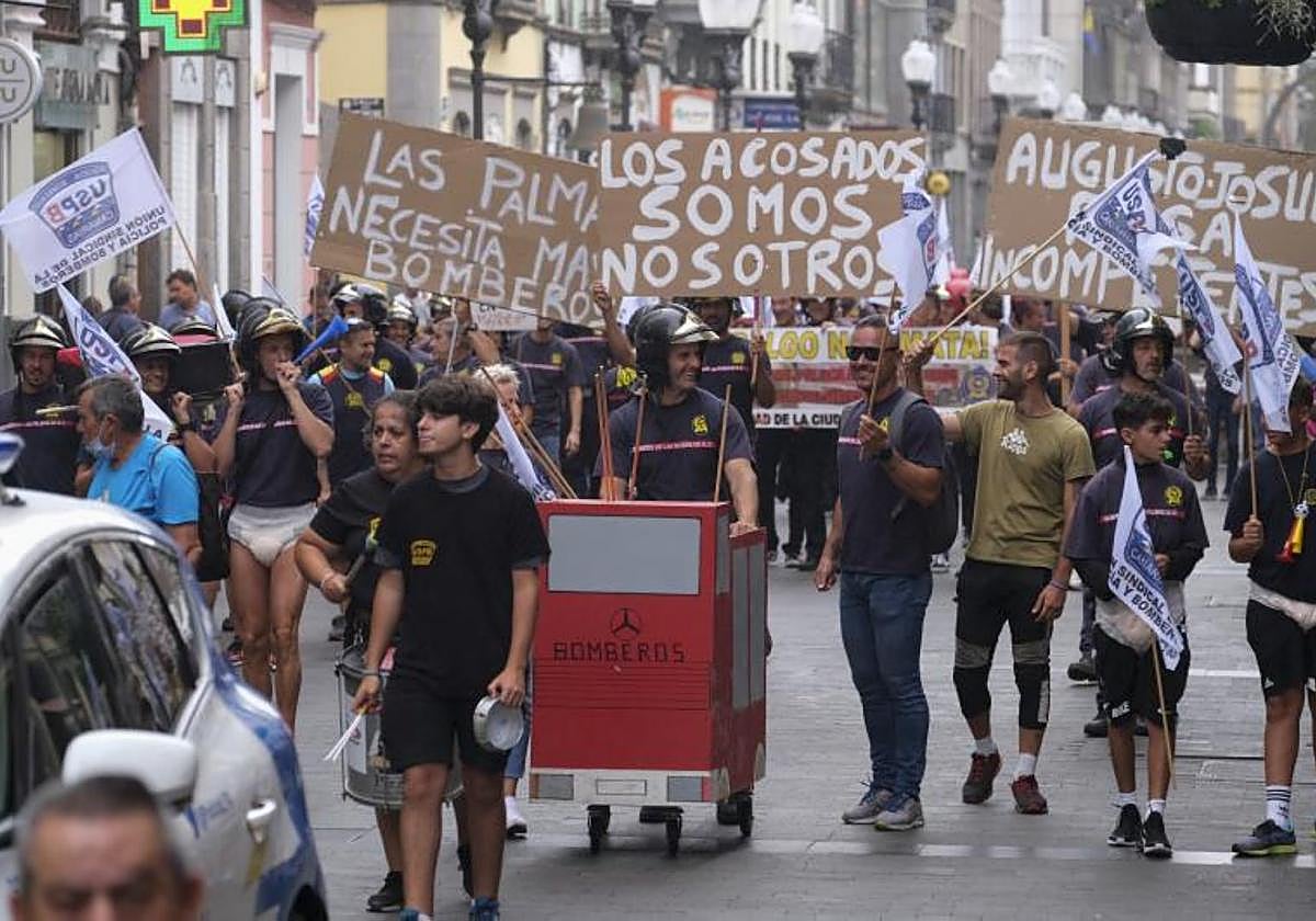 Imagen de archivo de una protesta de bomberos en Las Palmas de Gran Canaria.