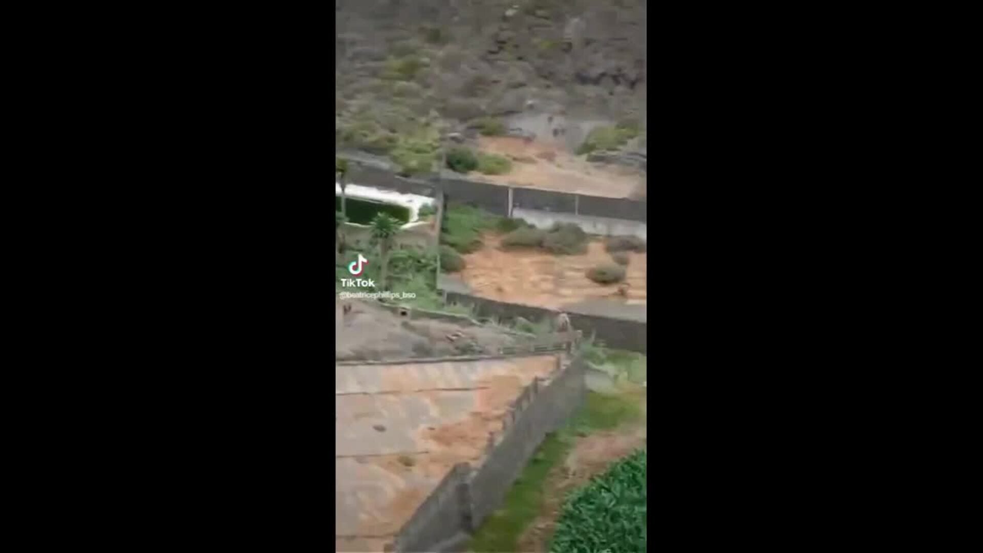 Hallan un cadáver en un barranco de Guía