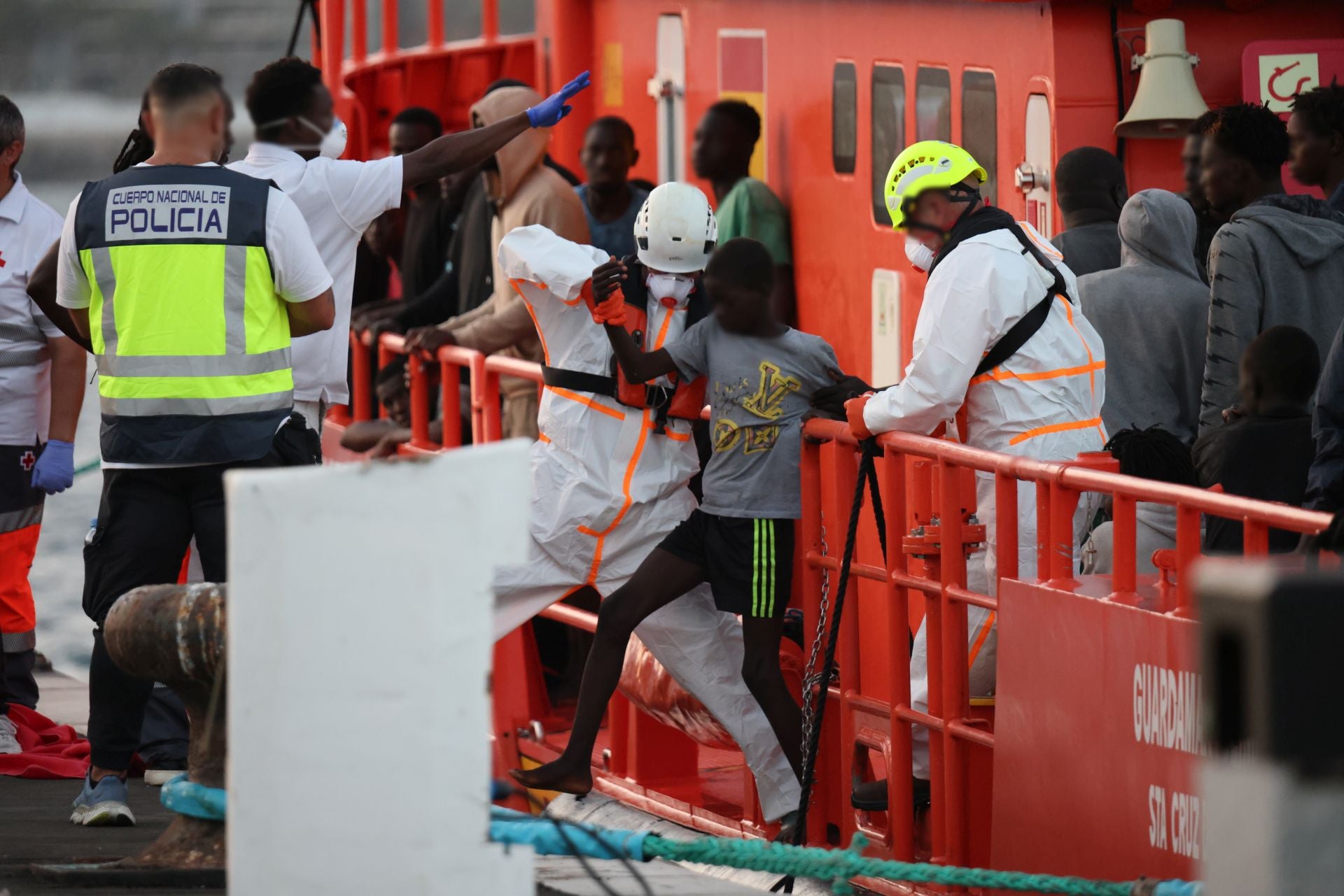 Así fue la llegada del cayuco con un fallecido a Gran Canaria