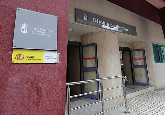 Oficina de empleo en Canarias.