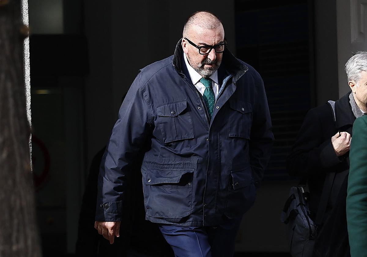 Koldo García se encuentra investigado y en libertad con cargos.